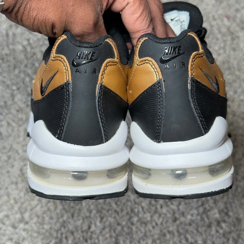 Nike Air Max 95 GS gold/Black Kids Sneakers 905348-032 Size 4Y